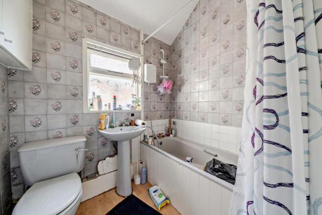 3 bed Terraced for sale Image 9
