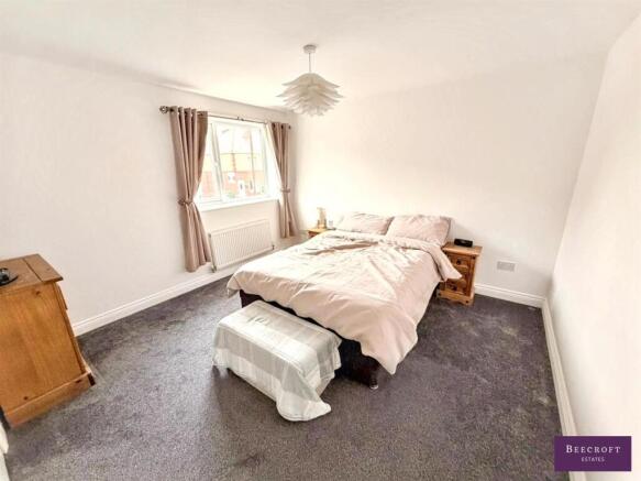 3 bed Semi-Detached for sale Image 11