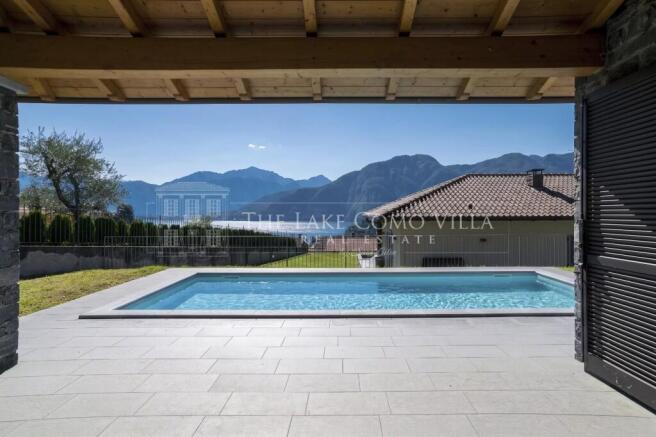 Lenno the lake como villa-via degli alpini