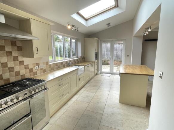 12 Roundhill Close, Exeter - kitchen