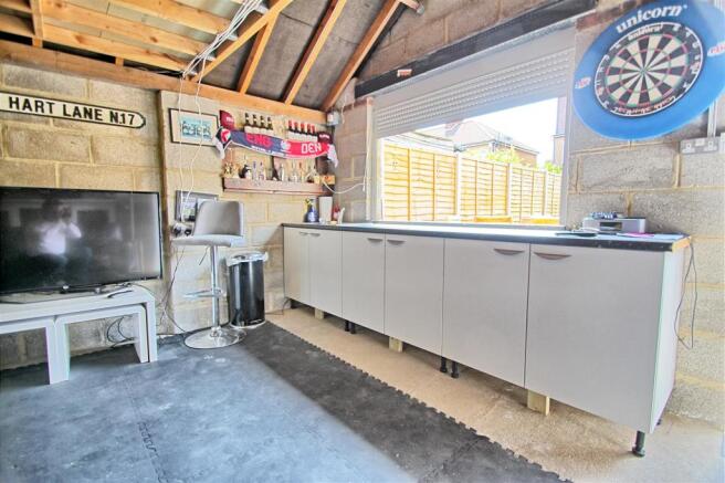 DOUBLE GARAGE