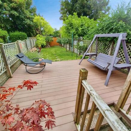 Decking/Garden
