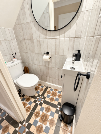 Wc/Cloakroom