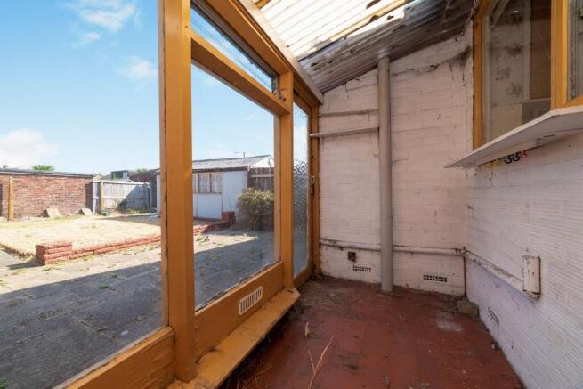 2 bed Semi-Detached Bungalow for sale Image 6