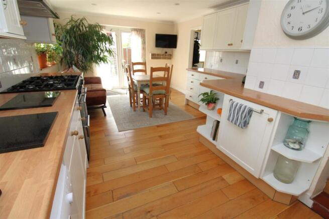Kitchen Diner 2.JPG