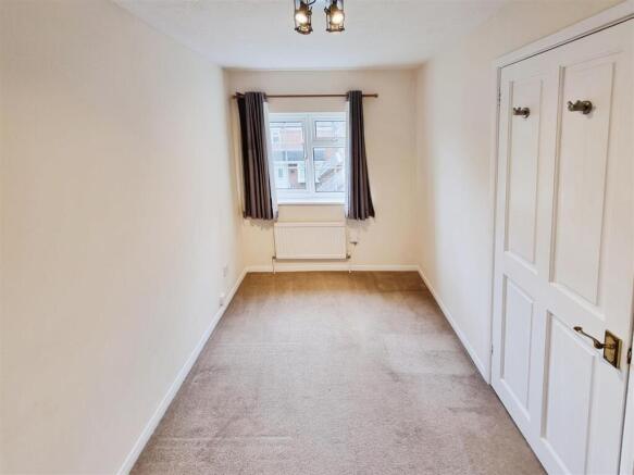 2 Bedroom Property-Bedford-Prime Choice-Best Letti