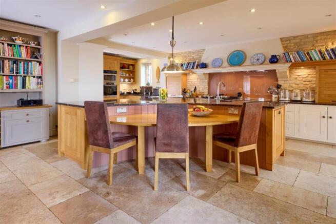 Kitchen .jpg