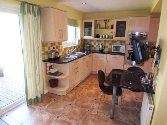 KITCHEN/BREAKFAST RM