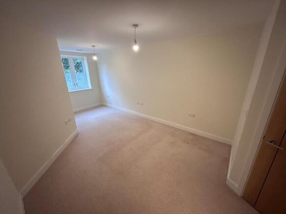 1 bed Retirement Property to rent Image 8