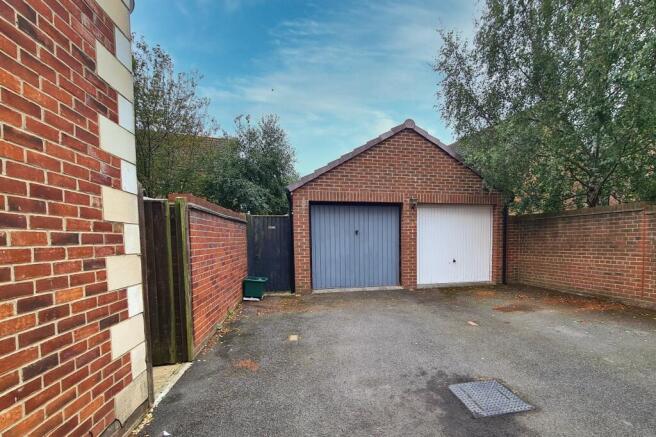 Garden & Driveway