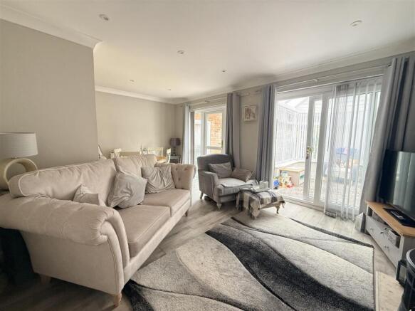 Lawnsdown Road, Brierley Hill photo 4
