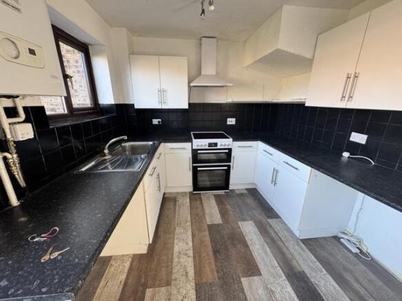 kITCHEN (2).JPG
