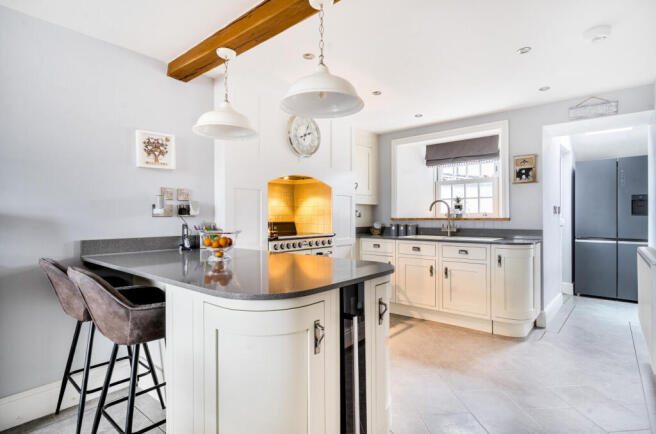 1382745-14-693701...