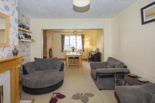 Lounge/ Dining Room