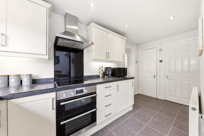 3 bed Semi-Detached for sale Image 3