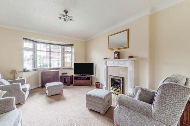 Lounge/Dining Room