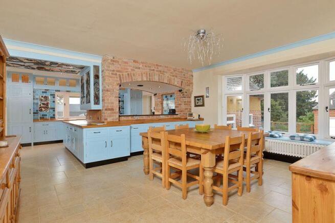 FARMHOUSE KITCHEN