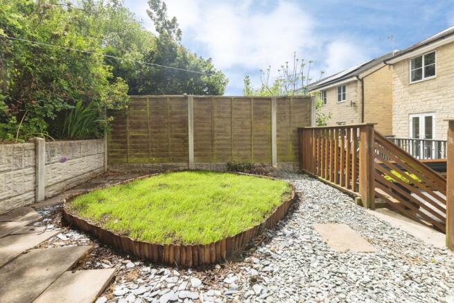 5 bed Town House for sale Image 10
