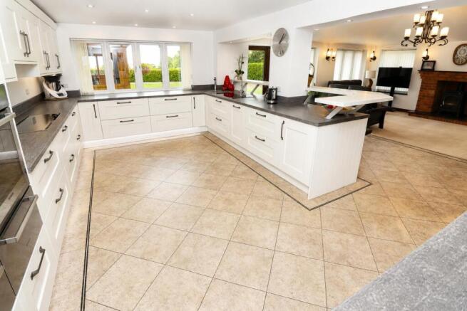 Kitchen / Breakfast Room