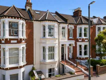 Woodside, Wimbledon, SW19