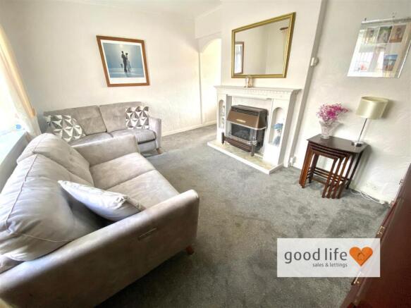 20260416_151020026_iOS39prestbury.jpg