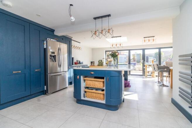 OPEN PLAN LIVING AREA