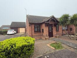 8, Lark Way, Frinton-on-sea CO13 0UQ