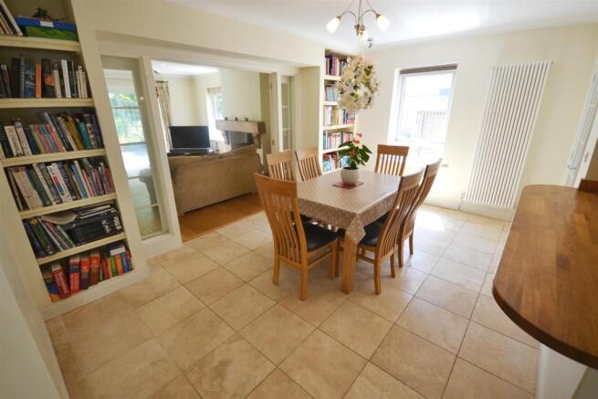Dining Area.jpg