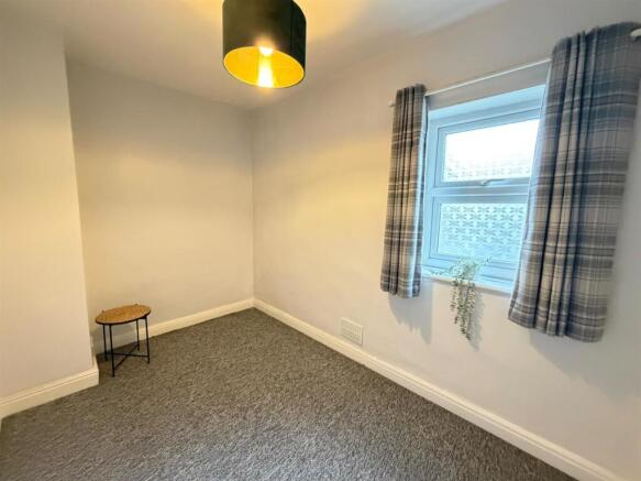 2 bed House to rent Image 9