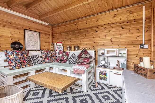 SUMMER HOUSE