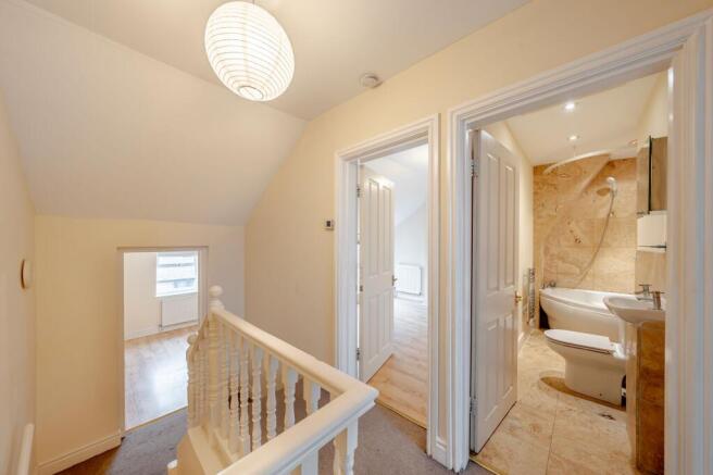 2 bed Flat for sale Image 7
