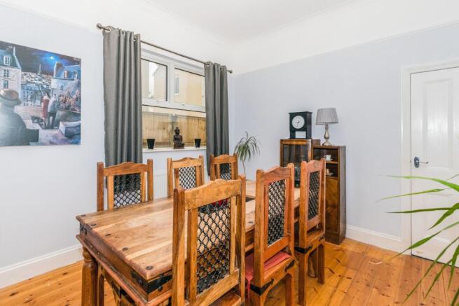 Lounge/Dining Room