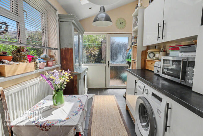 3 bed Semi-Detached for sale Image 5