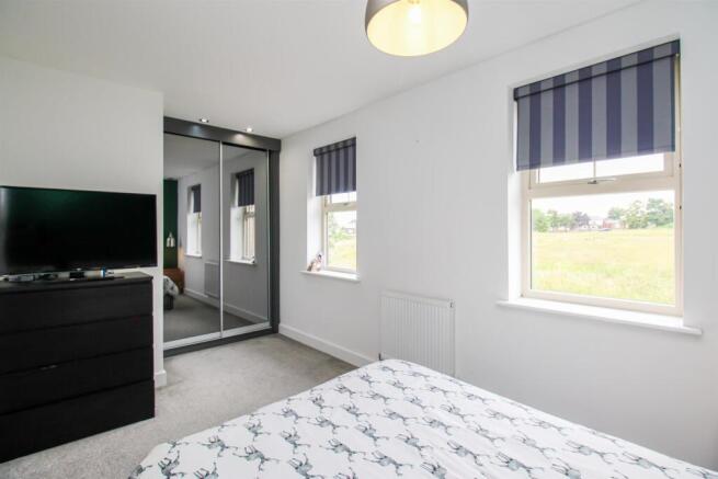 3 bed Semi-Detached for sale Image 8