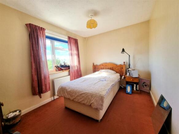 15 Mintys Top - Bedroom 2.jpg