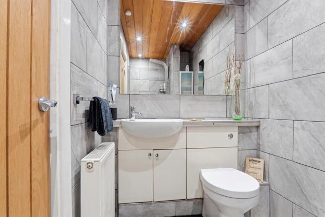 4 bed Semi-Detached for sale Image 12