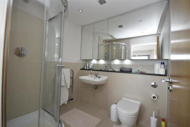 en-suite shower room
