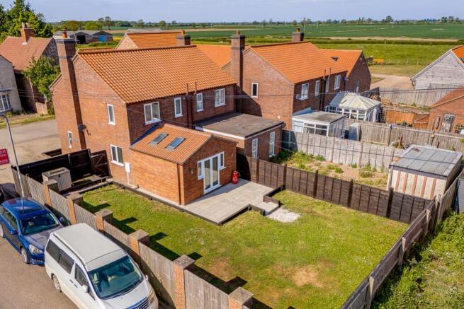 1 Barley Sheaf Court (Holland Fen)-2