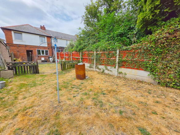 3 bed Town House for sale Image 8