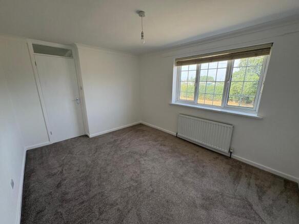 3 bed Semi-Detached to rent Image 6