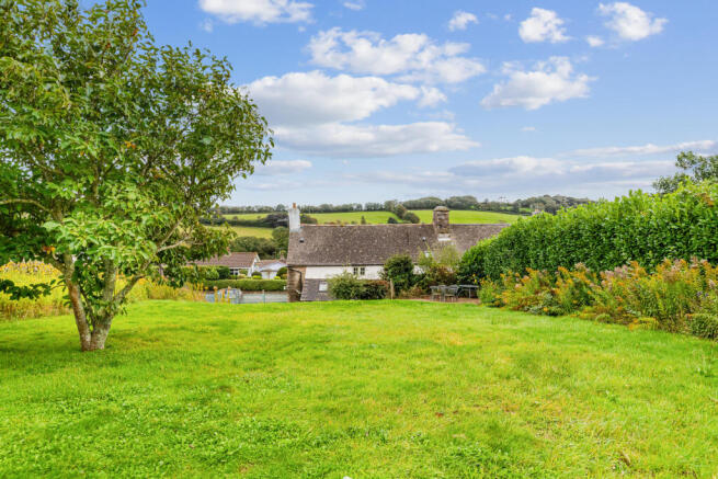 A11 - Bramble Cottage, Chillington - 250916