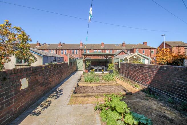 2 bed Terraced for sale Image 11