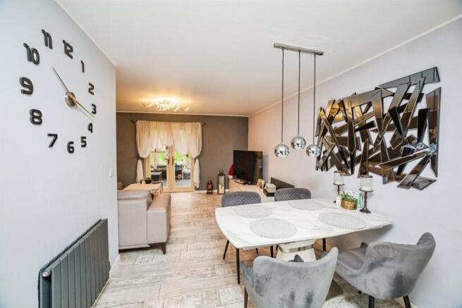 3 bed Semi-Detached for sale Image 7