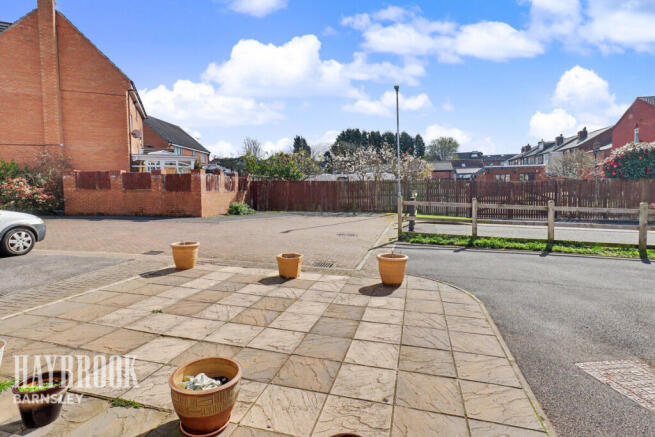 4 bed Detached for sale Image 6