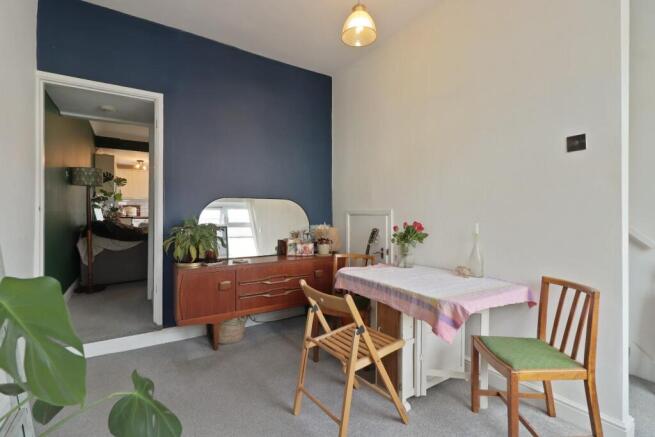2 bed House for sale Image 5