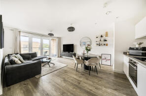 Flat 31, 2 Somers House, Spitfire Chase, Walton-on-thames KT12 1FW