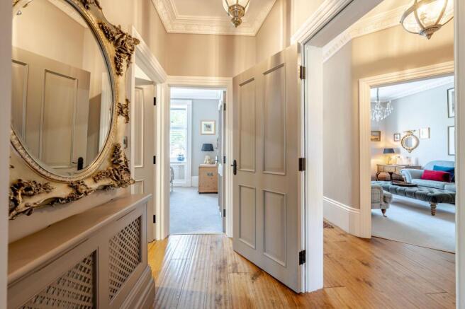 3 bed Apartment for sale Image 5