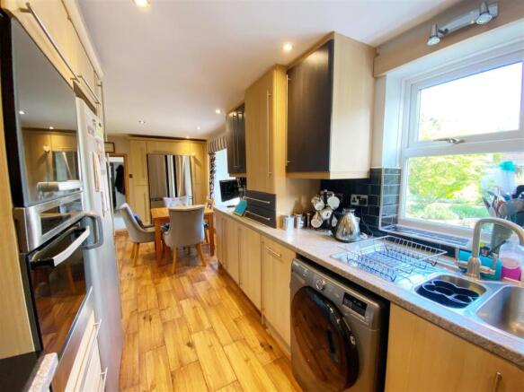 Kitchen 4.jpg