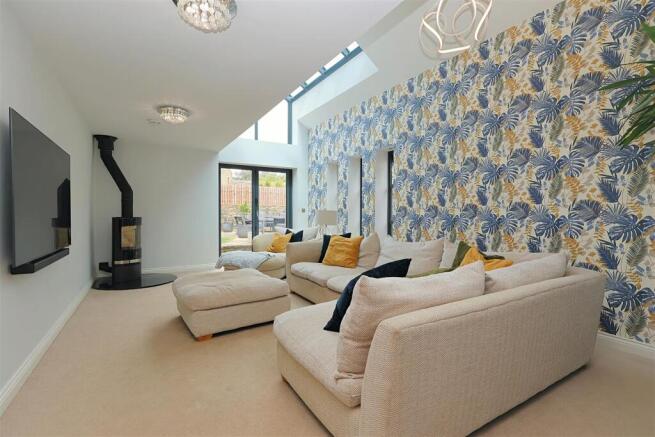 3 bed Detached for sale Image 3