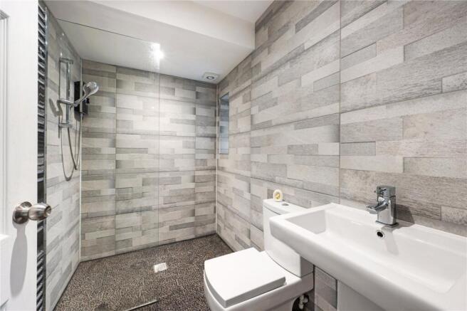 5 bed Detached for sale Image 10